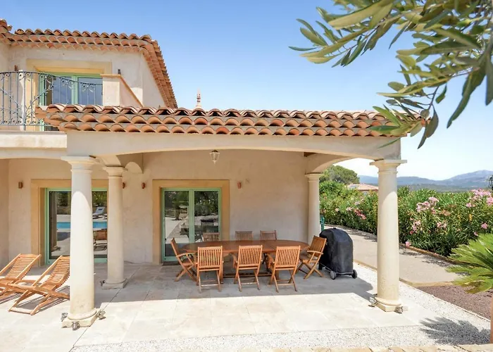 Gorgeous In Raphael Saint-Raphaël