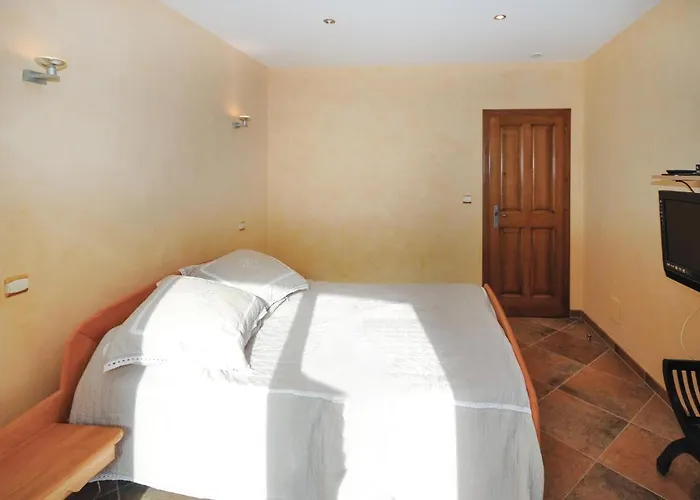 Gorgeous In Raphael Saint-Raphaël