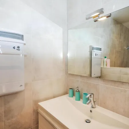 Gorgeous In Raphael Saint-Raphael (Var)